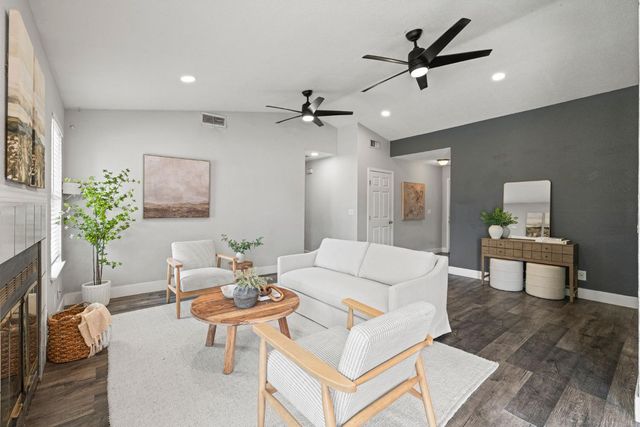 213 Quadra Ave, Rio Linda, CA 95673
