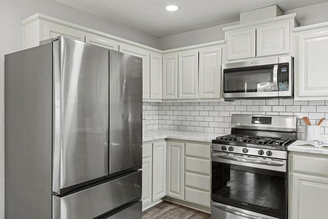 213 Quadra Ave, Rio Linda, CA 95673