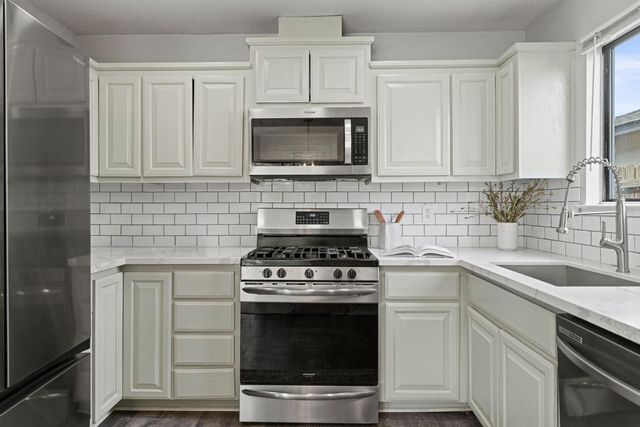 213 Quadra Ave, Rio Linda, CA 95673