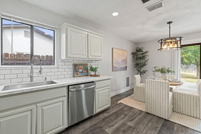 213 Quadra Ave, Rio Linda, CA 95673