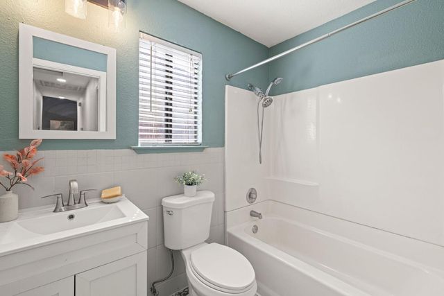 213 Quadra Ave, Rio Linda, CA 95673