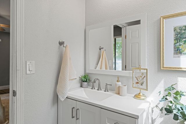 213 Quadra Ave, Rio Linda, CA 95673