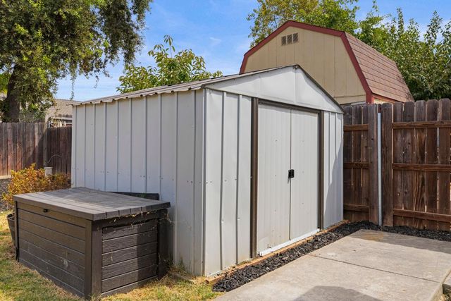 213 Quadra Ave, Rio Linda, CA 95673