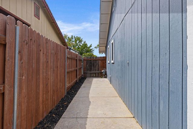 213 Quadra Ave, Rio Linda, CA 95673