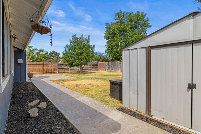 213 Quadra Ave, Rio Linda, CA 95673