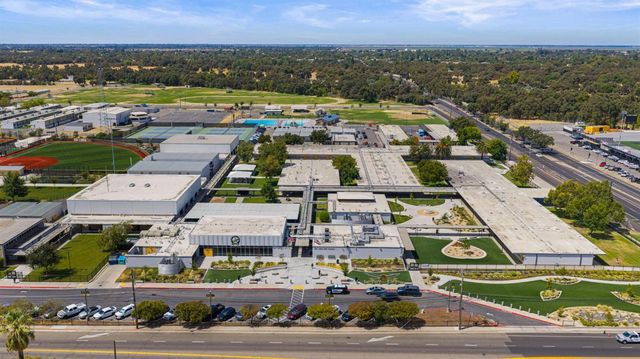 213 Quadra Ave, Rio Linda, CA 95673