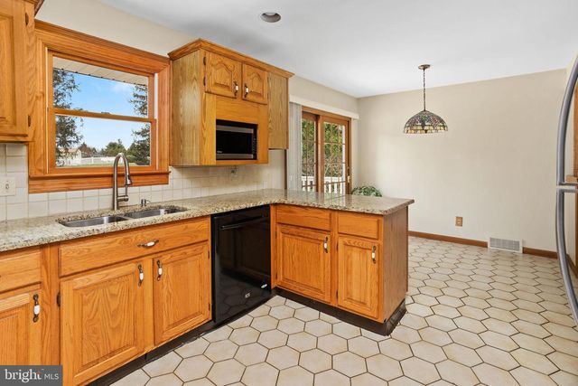 96 BORDENTOWN CHESTERFIELD RD, Chesterfield, NJ 08515