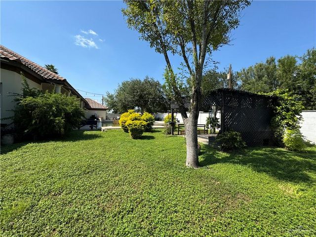1238 W Bowie Avenue, Alamo, TX 78516
