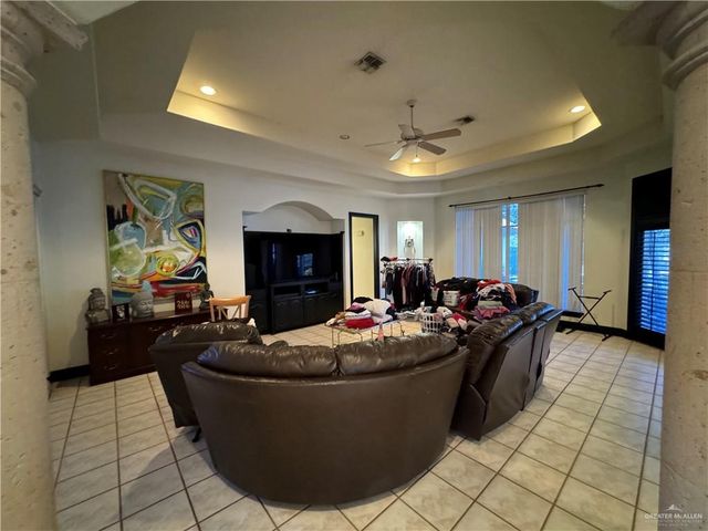 1238 W Bowie Avenue, Alamo, TX 78516