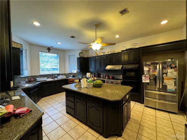 1238 W Bowie Avenue, Alamo, TX 78516
