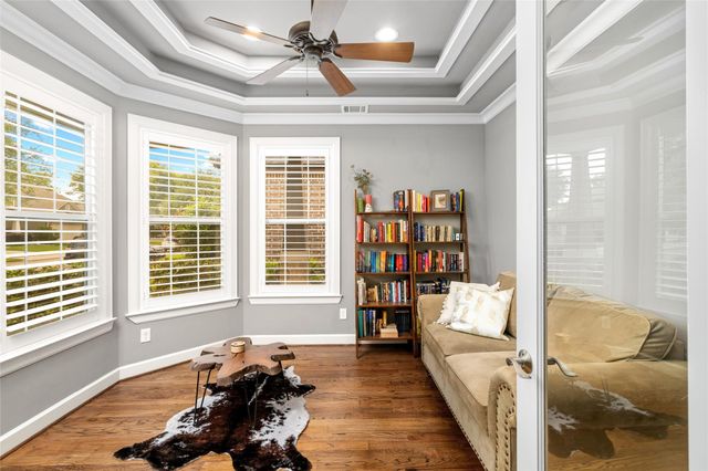 1631 Du Barry Lane, Houston, TX 77018