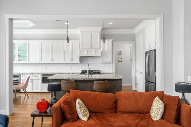 1631 Du Barry Lane, Houston, TX 77018