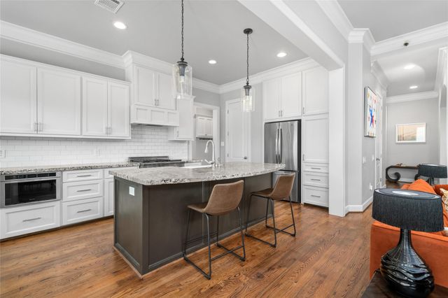 1631 Du Barry Lane, Houston, TX 77018