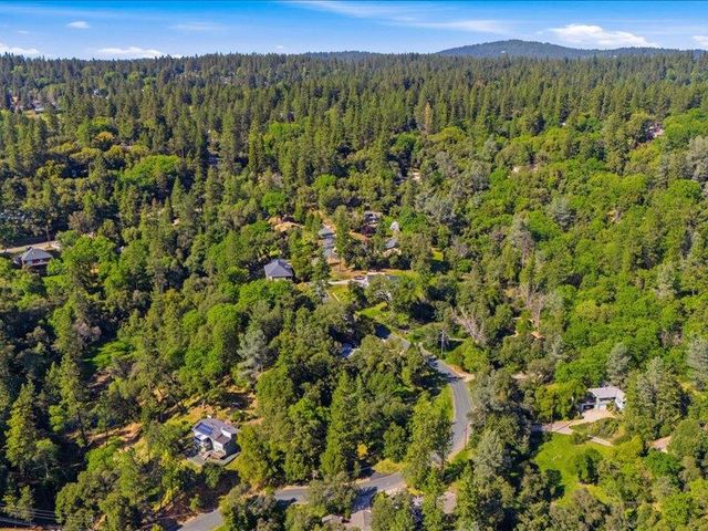 15444 Nancy Way, Grass Valley, CA 95949