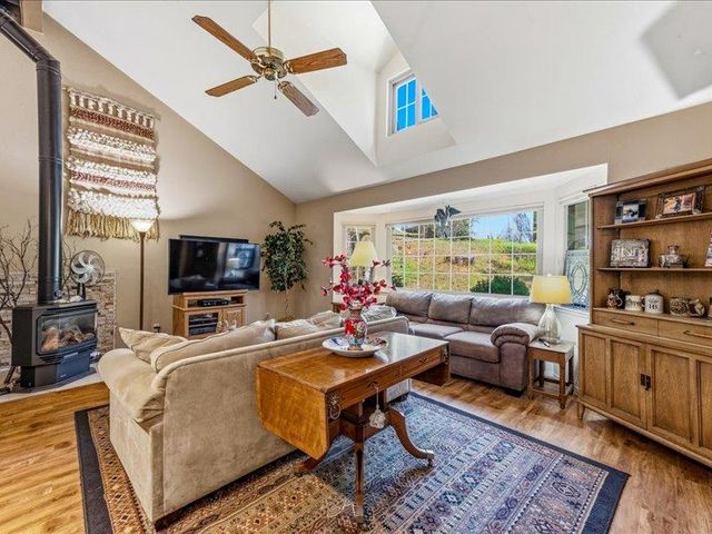 15444 Nancy Way, Grass Valley, CA 95949