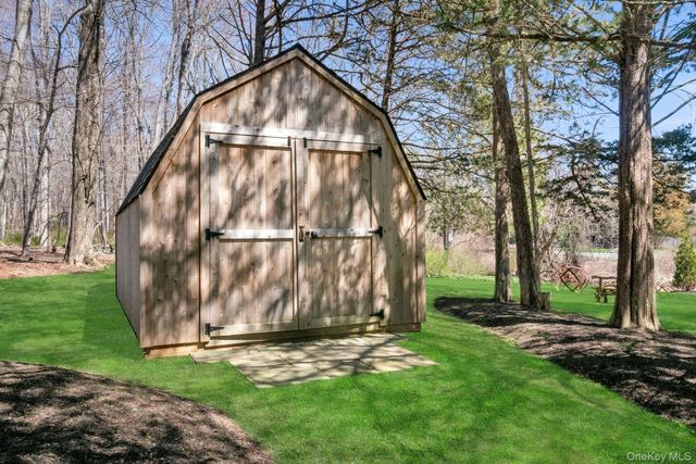 83 Upper Shad Road, Pound Ridge, NY 10576