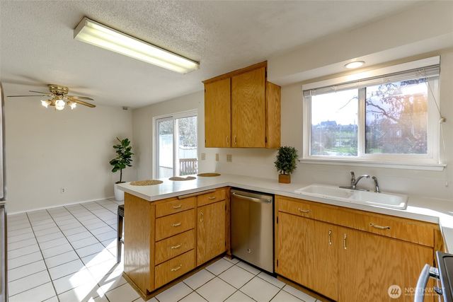 8520 Woodland Avenue E, Puyallup, WA 98371