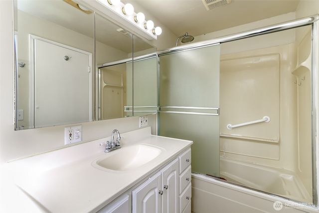 8520 Woodland Avenue E, Puyallup, WA 98371