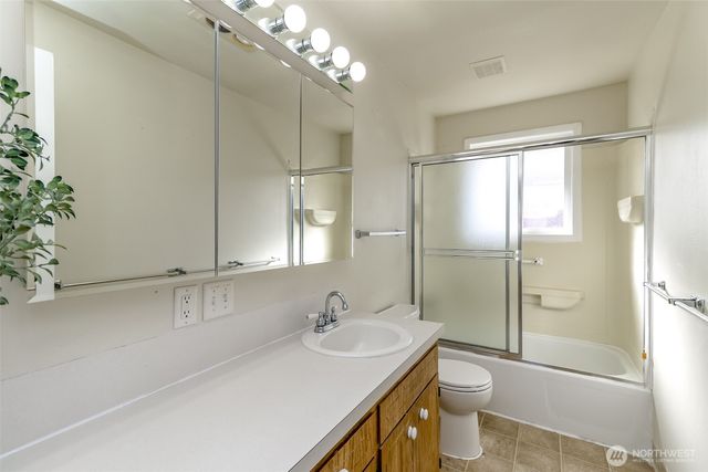 8520 Woodland Avenue E, Puyallup, WA 98371