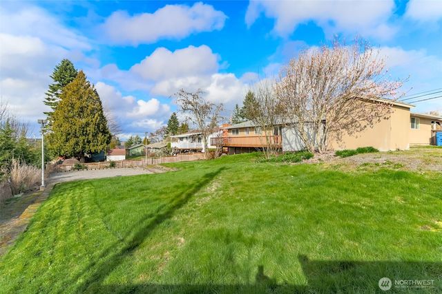 8520 Woodland Avenue E, Puyallup, WA 98371