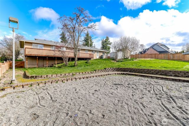 8520 Woodland Avenue E, Puyallup, WA 98371