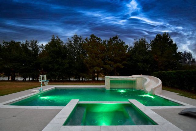 5615 Caspian Falls Lane, Fulshear, TX 77441