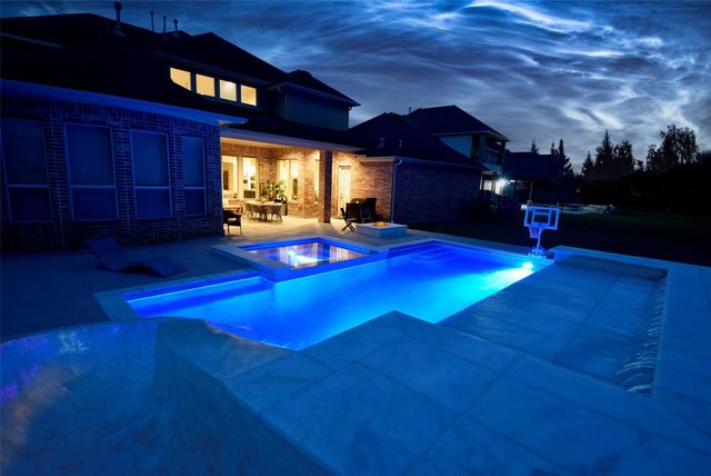 5615 Caspian Falls Lane, Fulshear, TX 77441