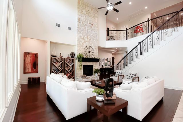 5615 Caspian Falls Lane, Fulshear, TX 77441