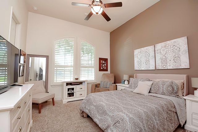 5615 Caspian Falls Lane, Fulshear, TX 77441