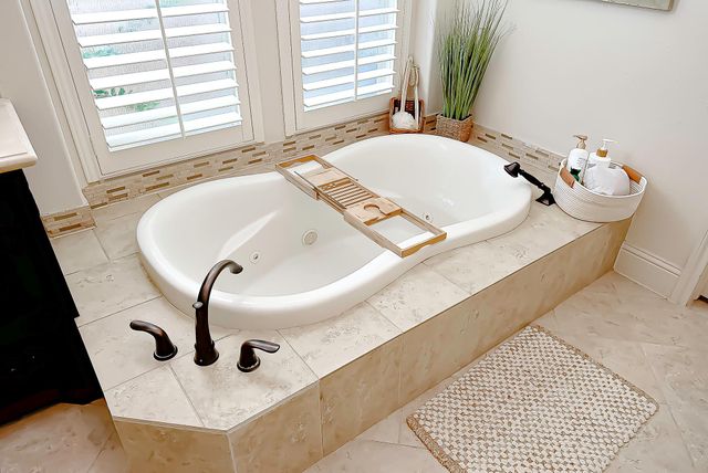 5615 Caspian Falls Lane, Fulshear, TX 77441