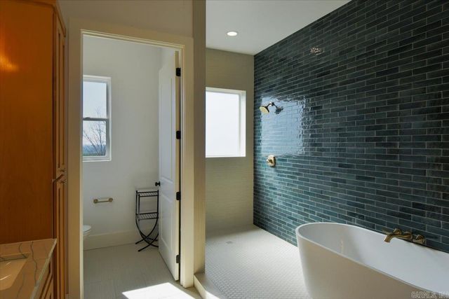 1688 S Silverthorne, Little Rock, AR 72210