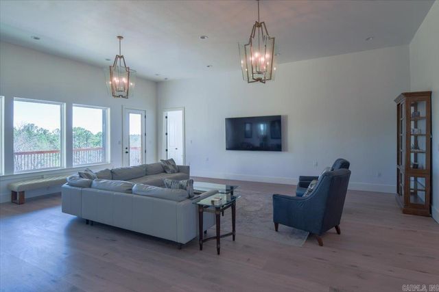 1688 S Silverthorne, Little Rock, AR 72210