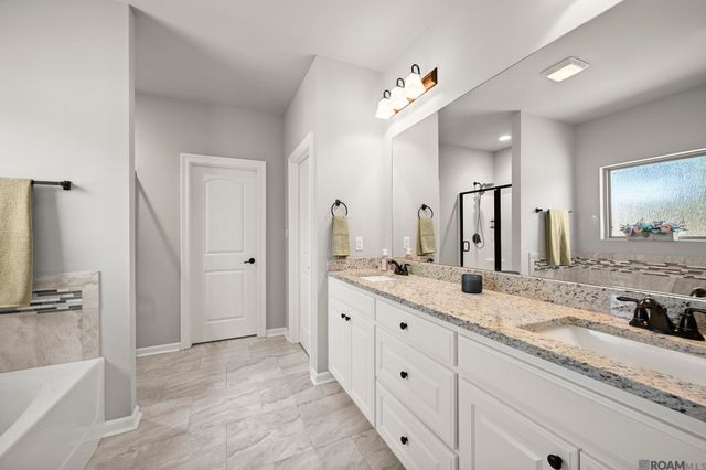 37212 Meador Ln, Geismar, LA 70734