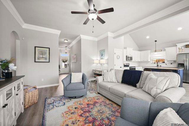 37212 Meador Ln, Geismar, LA 70734