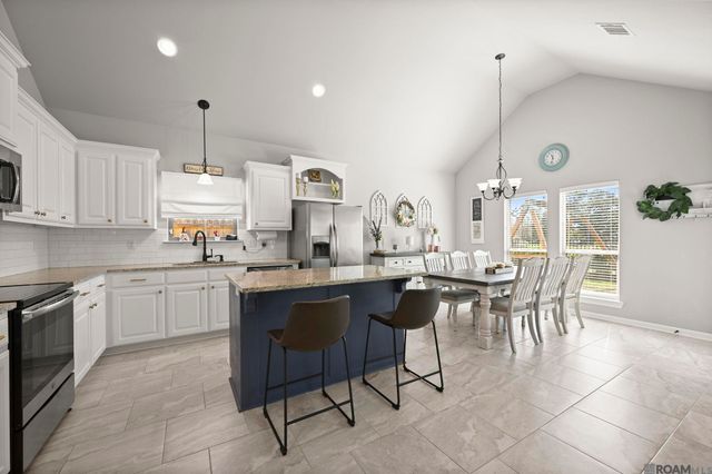 37212 Meador Ln, Geismar, LA 70734