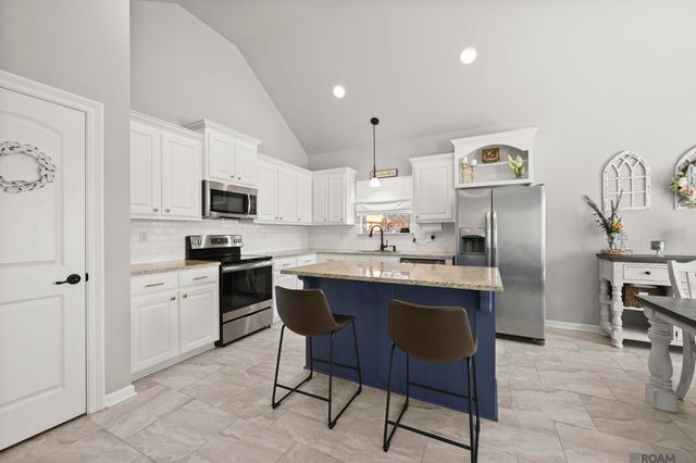 37212 Meador Ln, Geismar, LA 70734