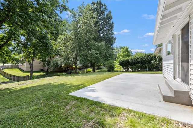 274 Cedar Village Court, Ballwin, MO 63021