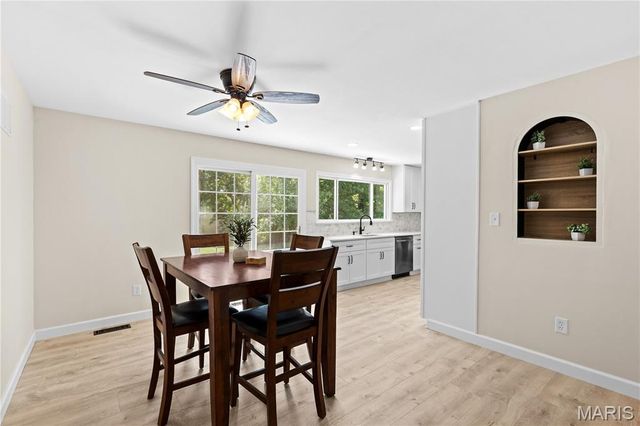 274 Cedar Village Court, Ballwin, MO 63021