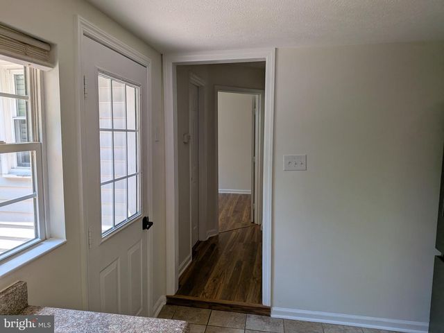 430 WORLDS END LN, Linden, VA 22642