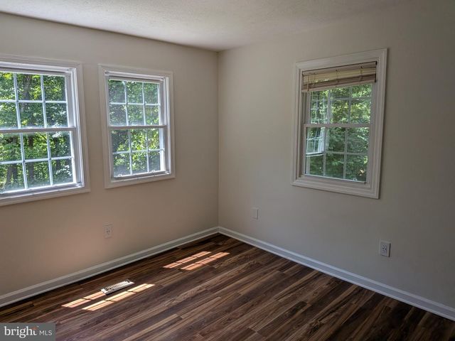 430 WORLDS END LN, Linden, VA 22642