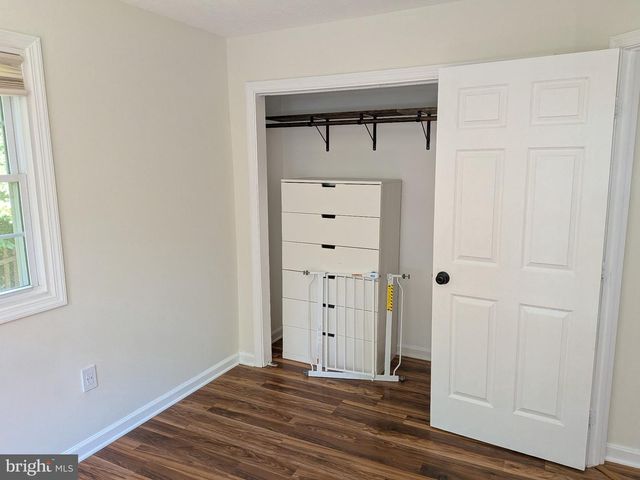 430 WORLDS END LN, Linden, VA 22642