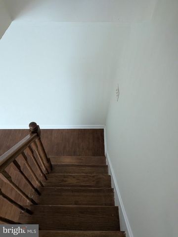 430 WORLDS END LN, Linden, VA 22642