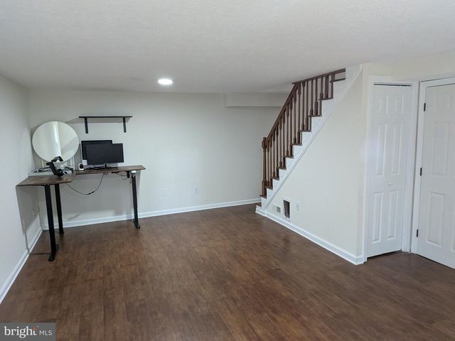 430 WORLDS END LN, Linden, VA 22642