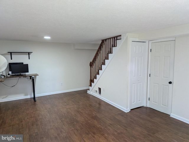 430 WORLDS END LN, Linden, VA 22642