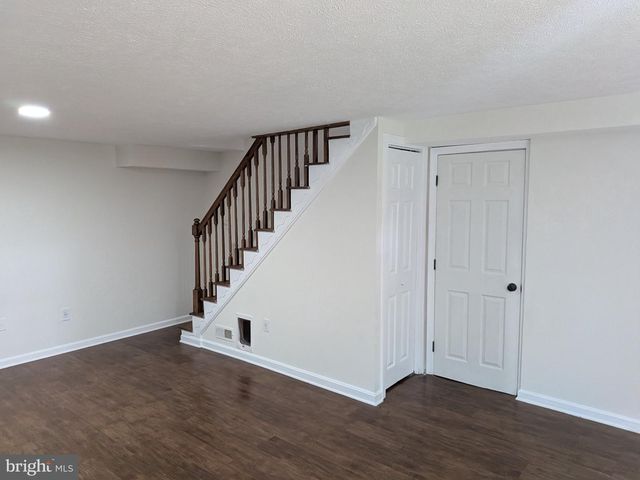 430 WORLDS END LN, Linden, VA 22642