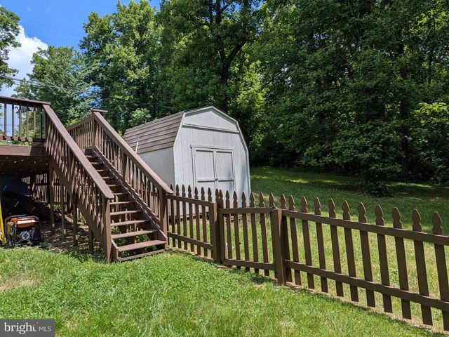 430 WORLDS END LN, Linden, VA 22642