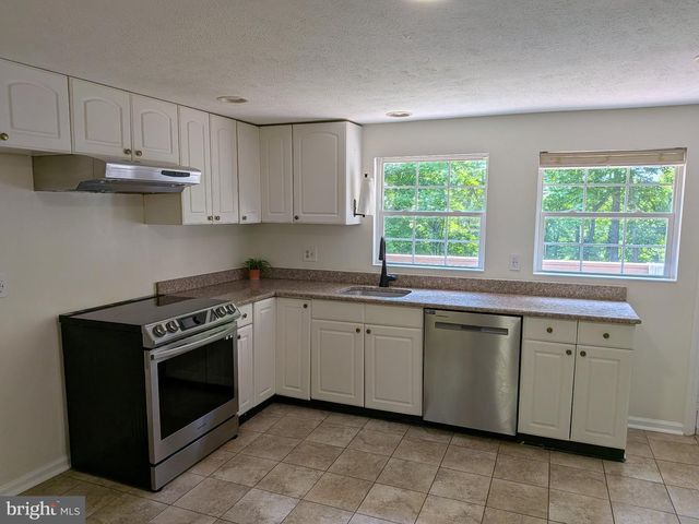 430 WORLDS END LN, Linden, VA 22642