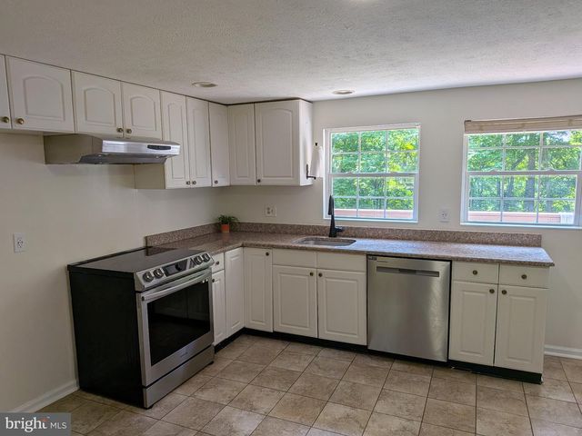 430 WORLDS END LN, Linden, VA 22642