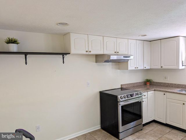 430 WORLDS END LN, Linden, VA 22642