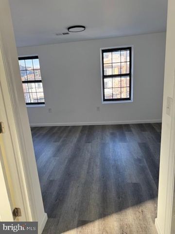 116 W GIRARD AVE, Philadelphia, PA 19123